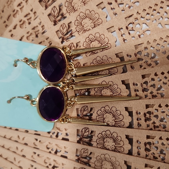 2 bracelets and a pair of dangle earrings - Picture 4 of 6